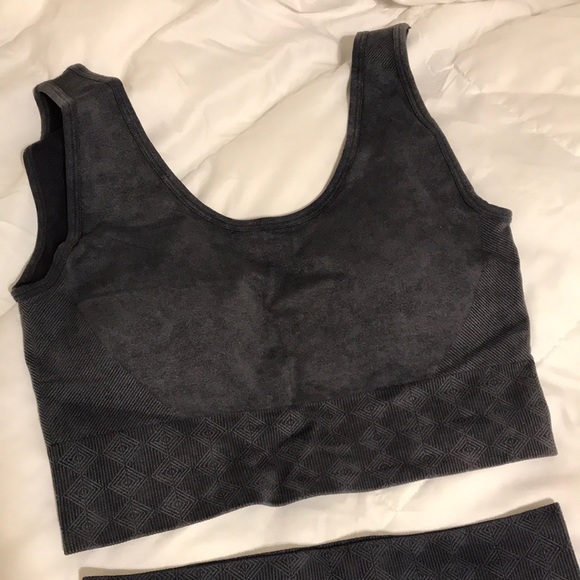 NWOT Matching Sports Bra and Leggings Set - Picture 7 of 10